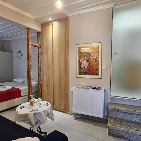 La Maisonette *
