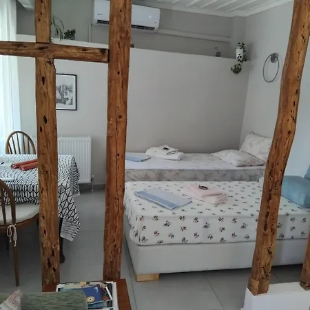 La Maisonette *